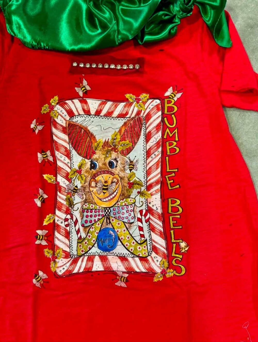 #1872 A Rare Bird Bumble Bells Distressed Tee